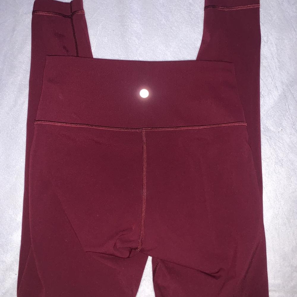 LULULEMON LIKE NEW BURGUNDY LEGGINGS SIZE 6